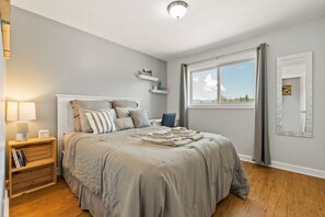 2 Schlafzimmer, Schreibtisch, Bügeleisen/Bügelbrett, kostenloses WLAN