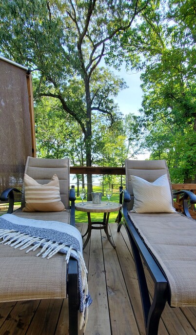 Relaxing Lakefront Home w/ Boat Dock, Fire-pit and private Walk-in Beach! Gated