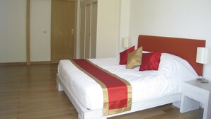1 Bedroom Apartment | 1 bilik tidur, peti besi dalam bilik, katil bayi/kot (surcaj) 