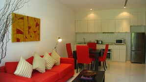 1 Bedroom Apartment | Ruang tamu | TV LCD 