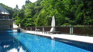 Kolam renang terbuka 