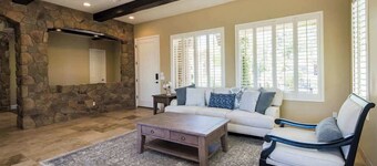 Ritz Ocotillo Home, Heated Pool included in price
