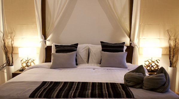 4 Bedrooms Villa | 4 bedrooms, in-room safe, desk, cribs/infant beds