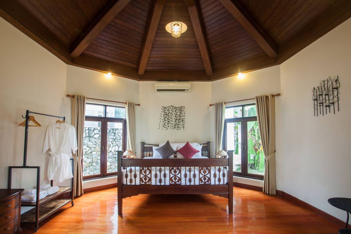 Deluxe Villa, 3 Bedrooms, 2 Bathrooms, Pool View