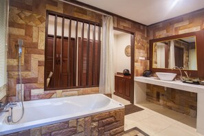 In-room safe, individually decorated, individually furnished - Achawalai Residence Village (Pattaya)