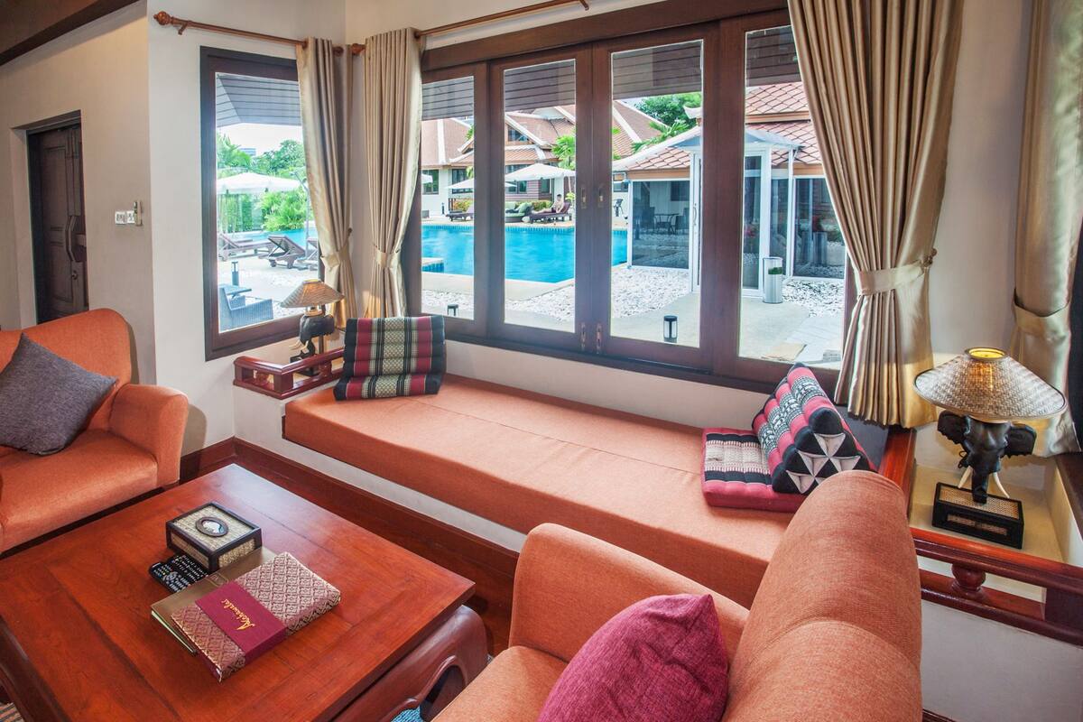 Senior Villa, 2 Bedrooms, Pool View, Poolside