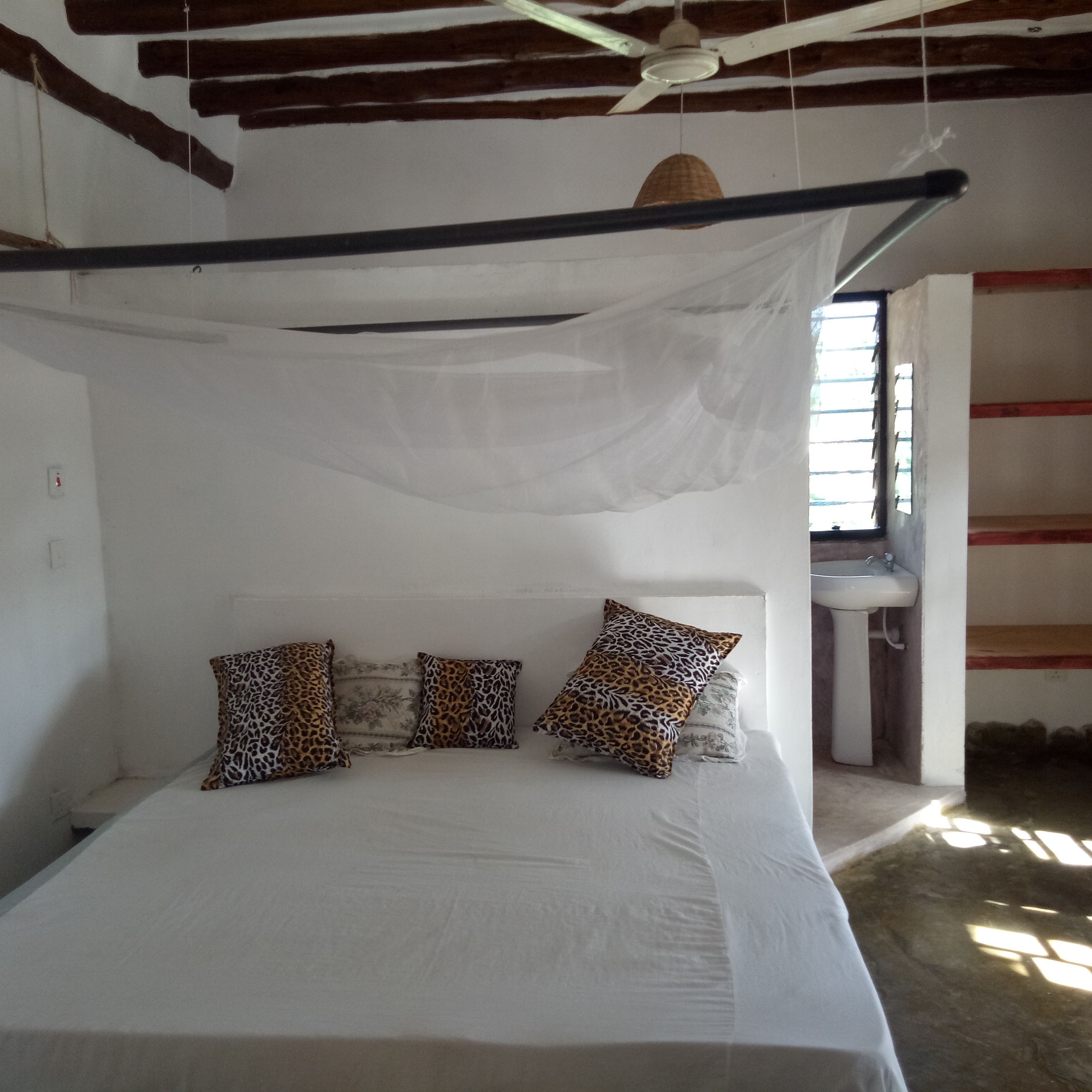 1 bedroom, desk, free WiFi, bed sheets