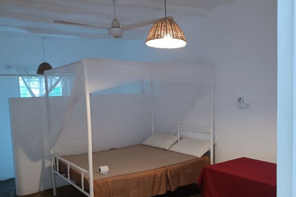 1 bedroom, desk, WiFi (free), bed sheets