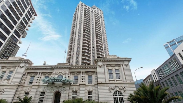 Exterior - Metropolis 1 Bedroom with Parking (Auckland)