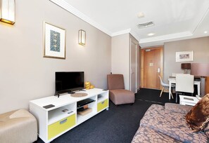 Apartment, City View | Living room - Metropolis 2 Bedroom Park Suite (Auckland)