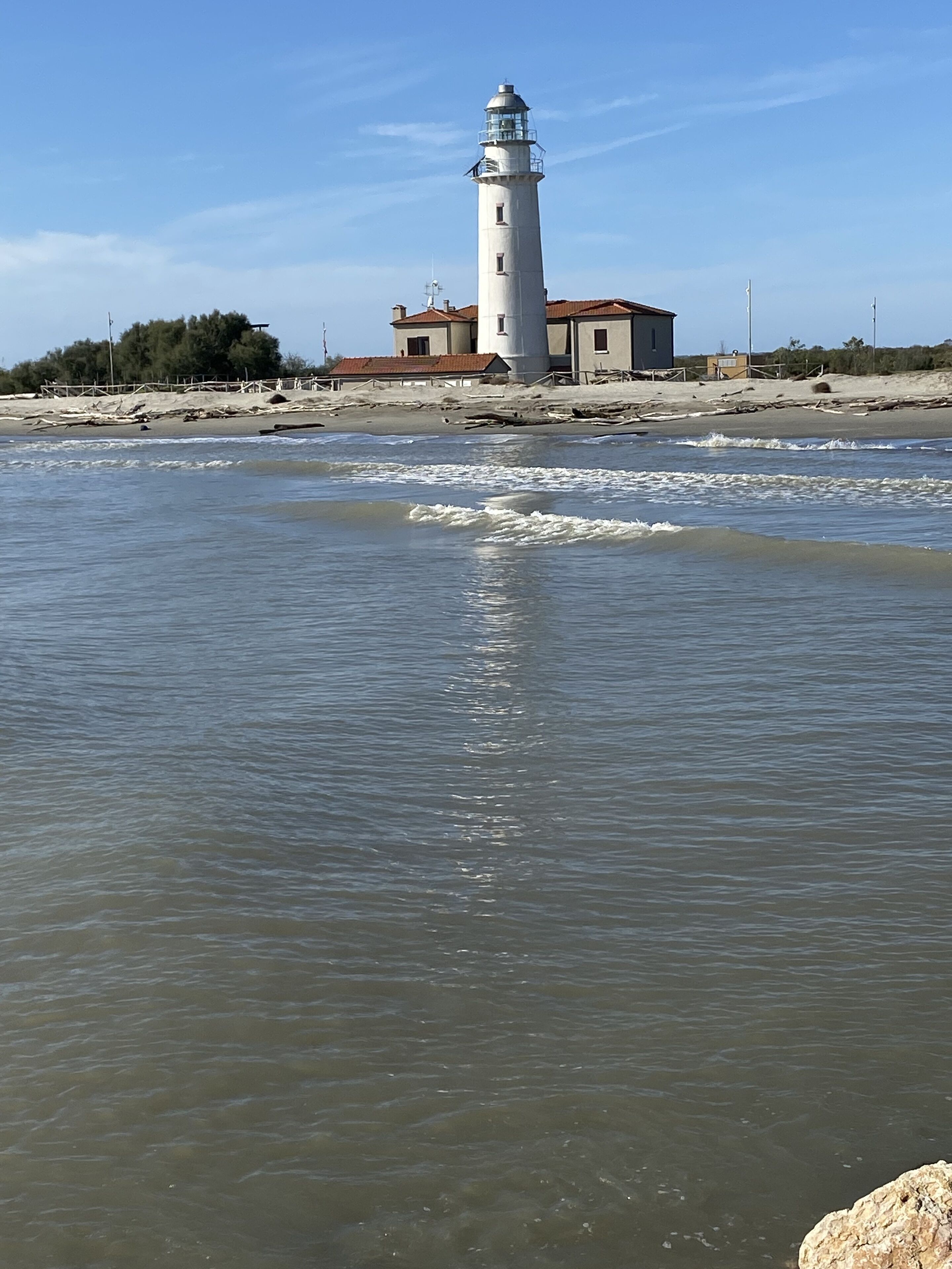 Plage à proximité, chaises longues, serviettes de plage