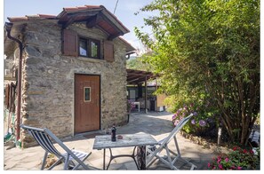 Outdoor dining - Casa Rosa "Casa Stefano" (Pian dei Manzi)