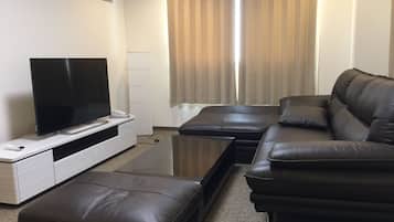 Deluxe Twin Room | Desk, soundproofing, iron/ironing board, free WiFi