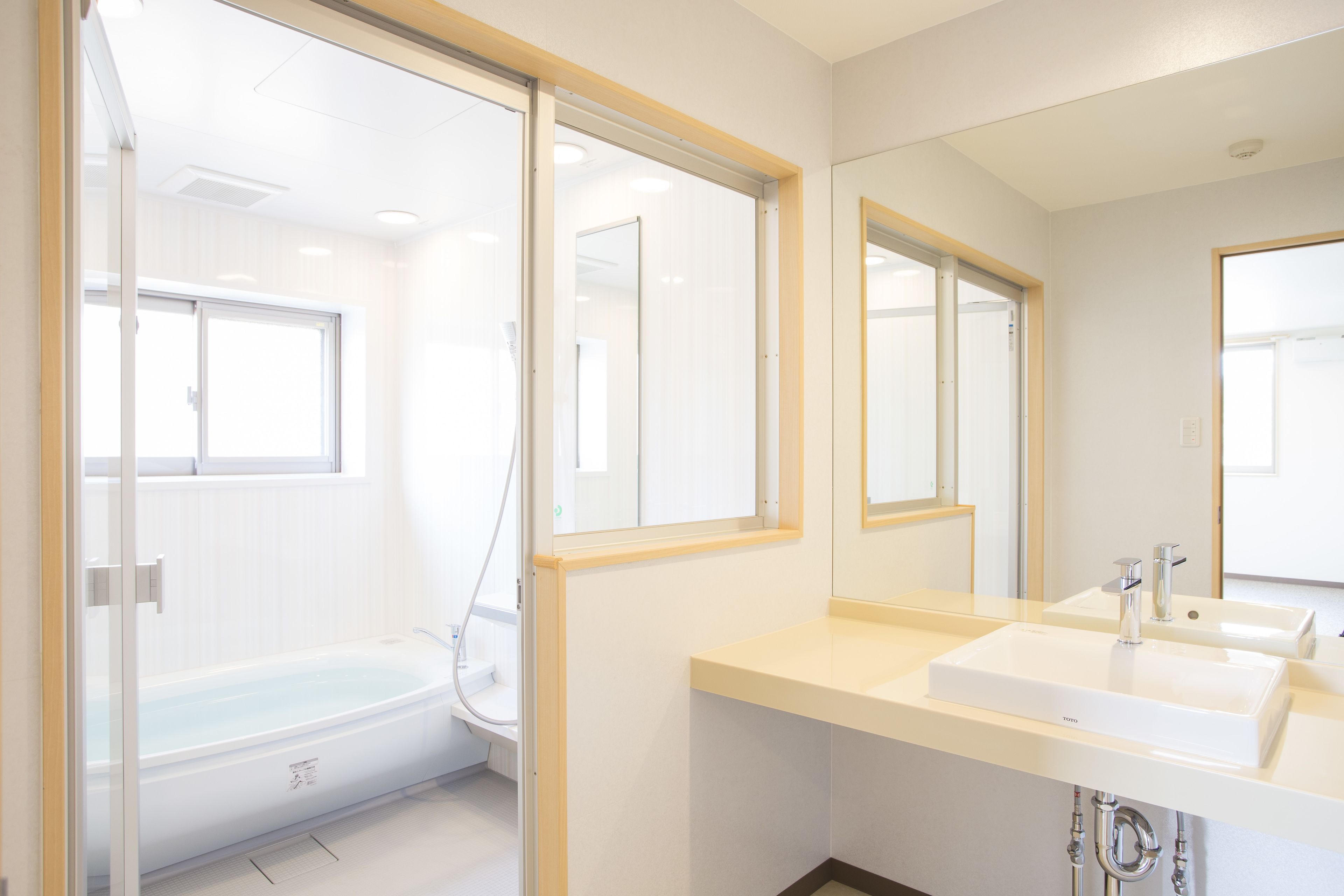 deluxe twin room | bathroom sink