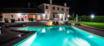 VIOLET Luxury Apt in Villa, Patio, Pool, Hot Jacuzzi, A/C, WiFi, Gym, Sauna