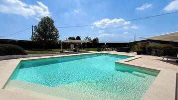 Piscine extérieure
