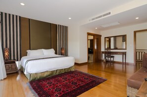 4 Bedrooms Villa
