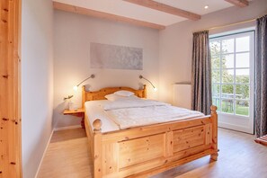 Decoración personalizada, muebles diferentes y escritorio 