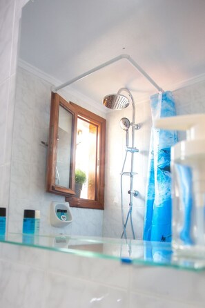 Bathroom shower - Saint John Villa Apartments (Kassandra)