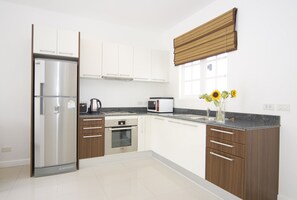 1 bedroom, in-room safe, desk, cribs/infant beds