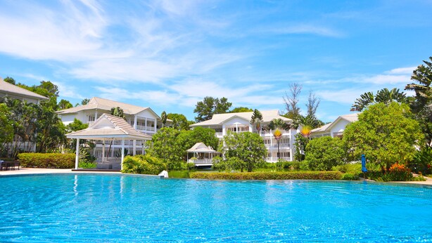 Outdoor pool - Ocean Breeze Apartment by PIPS (Choeng Thale)