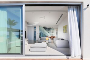 Villa, 5 Bedrooms, Glory Non Smoking | Vardagsrum | Plasma-tv