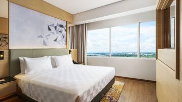 Grand Deluxe | Minibar, in-room safe, desk, soundproofing