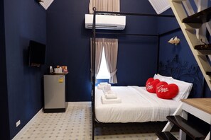 Duplex, Non Smoking, Pool View | Hypo-allergenic bedding, minibar, blackout drapes, rollaway beds