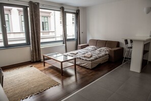 Deluxe Apartment, 1 Queen Bed with Sofa bed | Living area