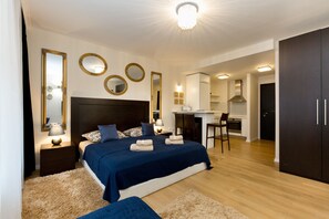 Estudio, varias camas | Insonorización, tabla de planchar con plancha y wifi gratis 