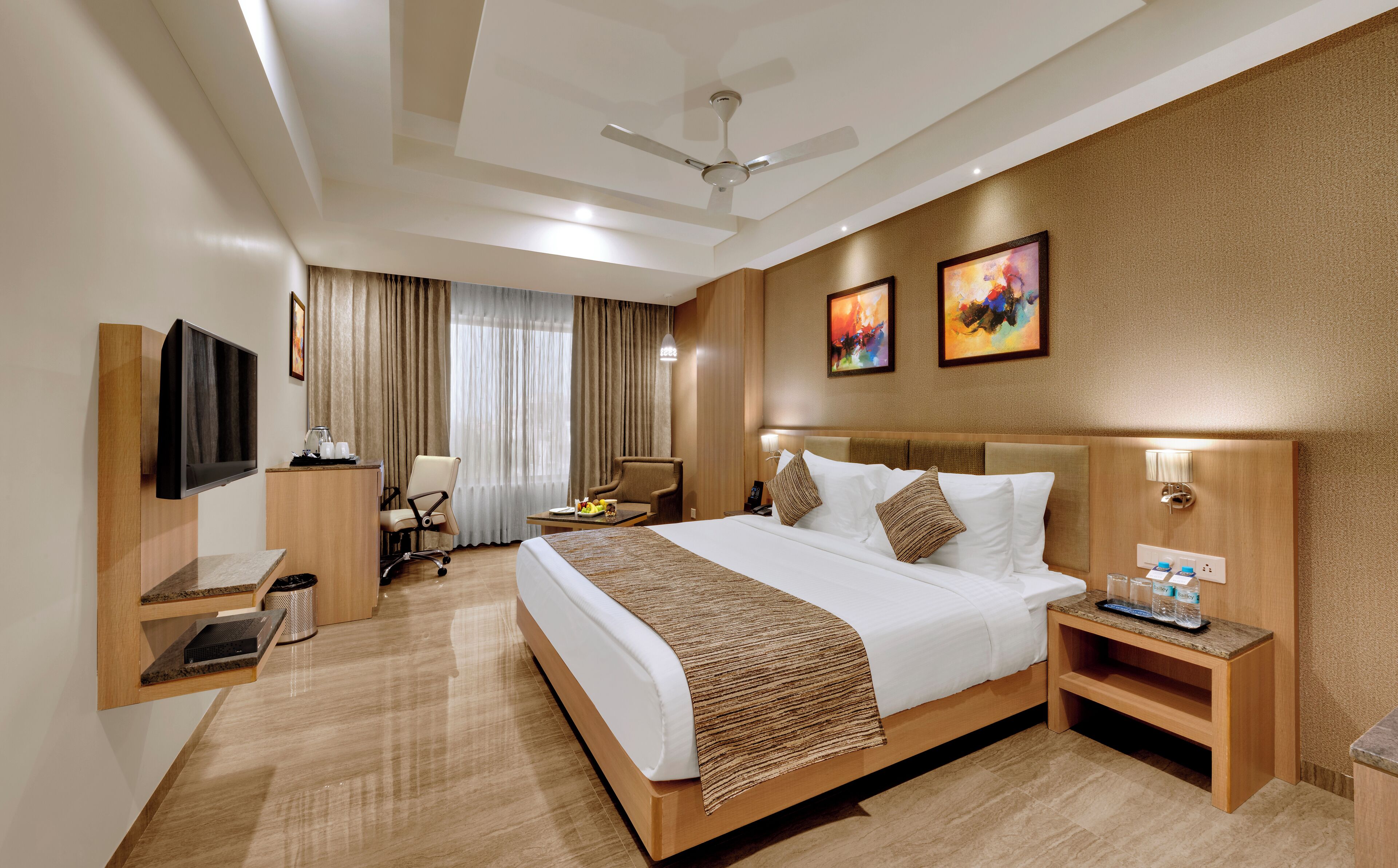 Executive Room | Premium bedding, minibar, in-room safe, desk