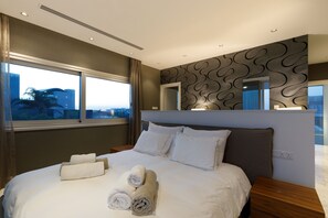 Villa, 6 Schlafzimmer, eigener Pool | 6 Schlafzimmer, Minibar, Zimmersafe, individuell eingerichtet