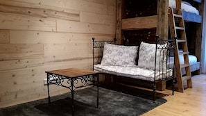 Habitación, baño privado | Insonorización y wifi gratis