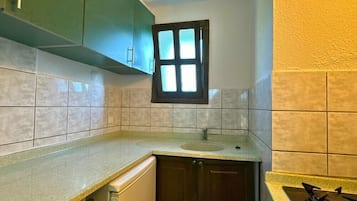 Electric kettle, highchair