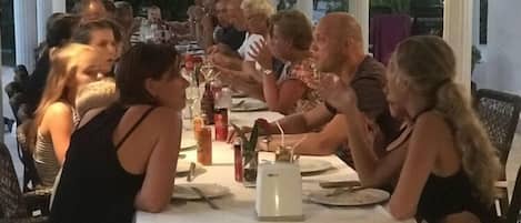 Breakfast, lunch, dinner served; international cuisine