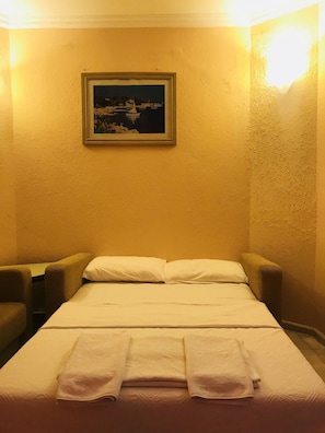 Hypo-allergenic bedding, free minibar, desk, blackout curtains - Club Mel Holiday Resort (Ortaca)