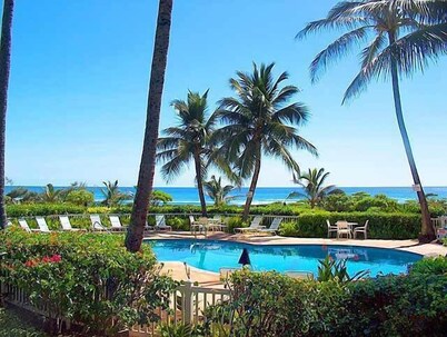 Kaha Lani 213, Beautiful Oceanfront Corner condo  ... wonderful sunrise views