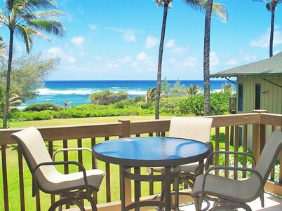 Kaha Lani 213, Beautiful Oceanfront Corner condo  ... wonderful sunrise views