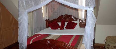 Appartement, 3 chambres | 3 chambres, rideaux occultants, fer et planche à repasser