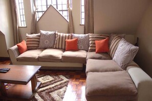 Appartement, 3 slaapkamers | Woonkamer | Smart-tv