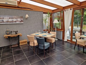 Dinner served - Hotel Bal  (Tournehem-sur-la-Hem)