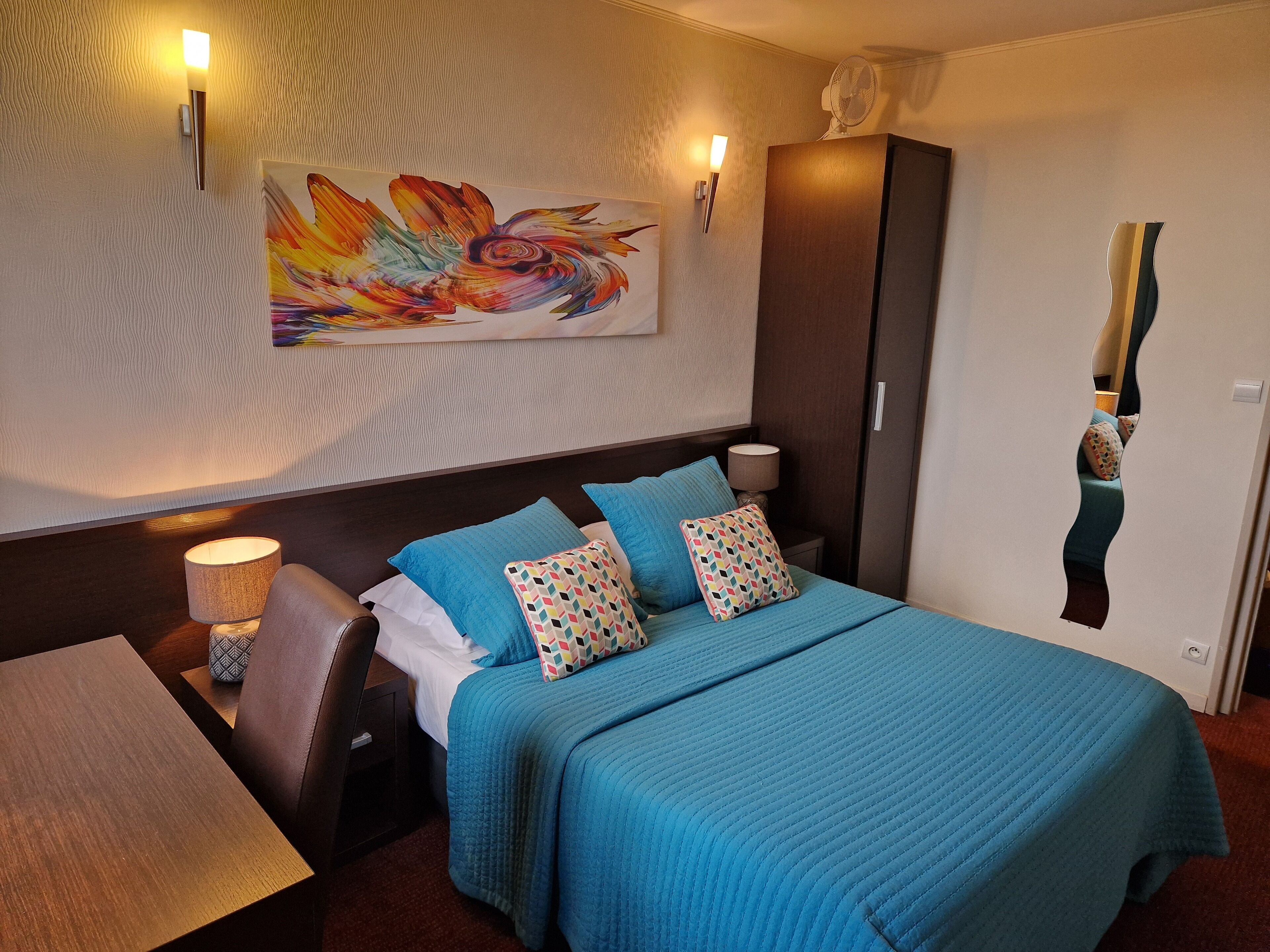 Dobbeltrom | Skrivebord, blendingsgardiner, strykejern/-brett og wi-fi (inkludert)