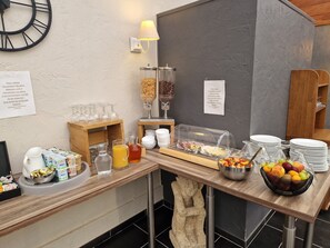 Daily buffet breakfast for a fee - Hotel Bal  (Tournehem-sur-la-Hem)
