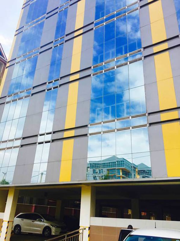 숙박 시설 입구