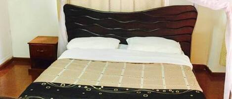 Apartment, 2 Bedrooms | 2 bedrooms, in-room safe, blackout curtains, iron/ironing board