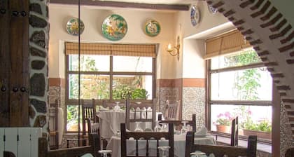 Hostal - Restaurante Emilia