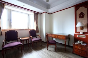 Desk, free WiFi, bed sheets - Hua Du Hotel (Keelung)