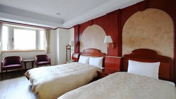 مكتب وواي فاي مجانًا وملاءات أسرّة