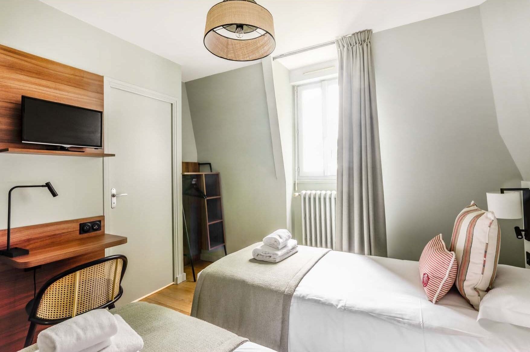 ツインルーム | セーフティボックス (室内)、客室ごと に異なる装飾、客室ごとに異なるインテリア、デスク