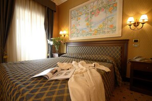 Chambre Double Standard | Minibar, coffres-forts dans les chambres, décoration personnalisée